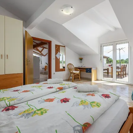 Apartmán Beautiful In With Kitchen Poreč