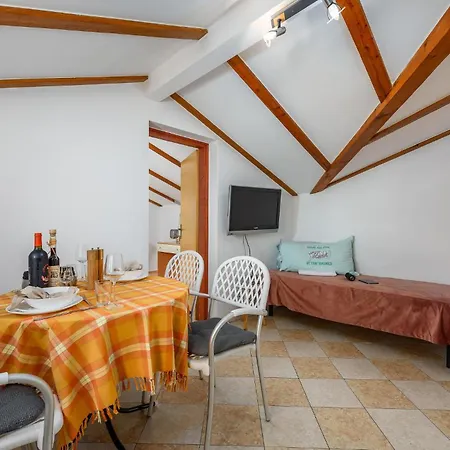 Beautiful In With Kitchen Apartmán Poreč